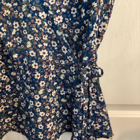 Stitch Fix West Kei wrap around tie tank M - Picture 2 of 2